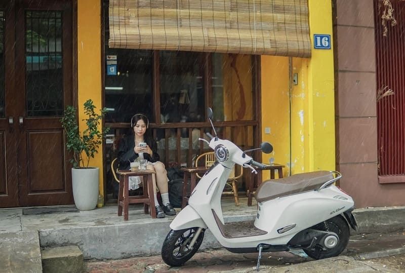 岘港雨季租电动摩托车旅游方便吗？